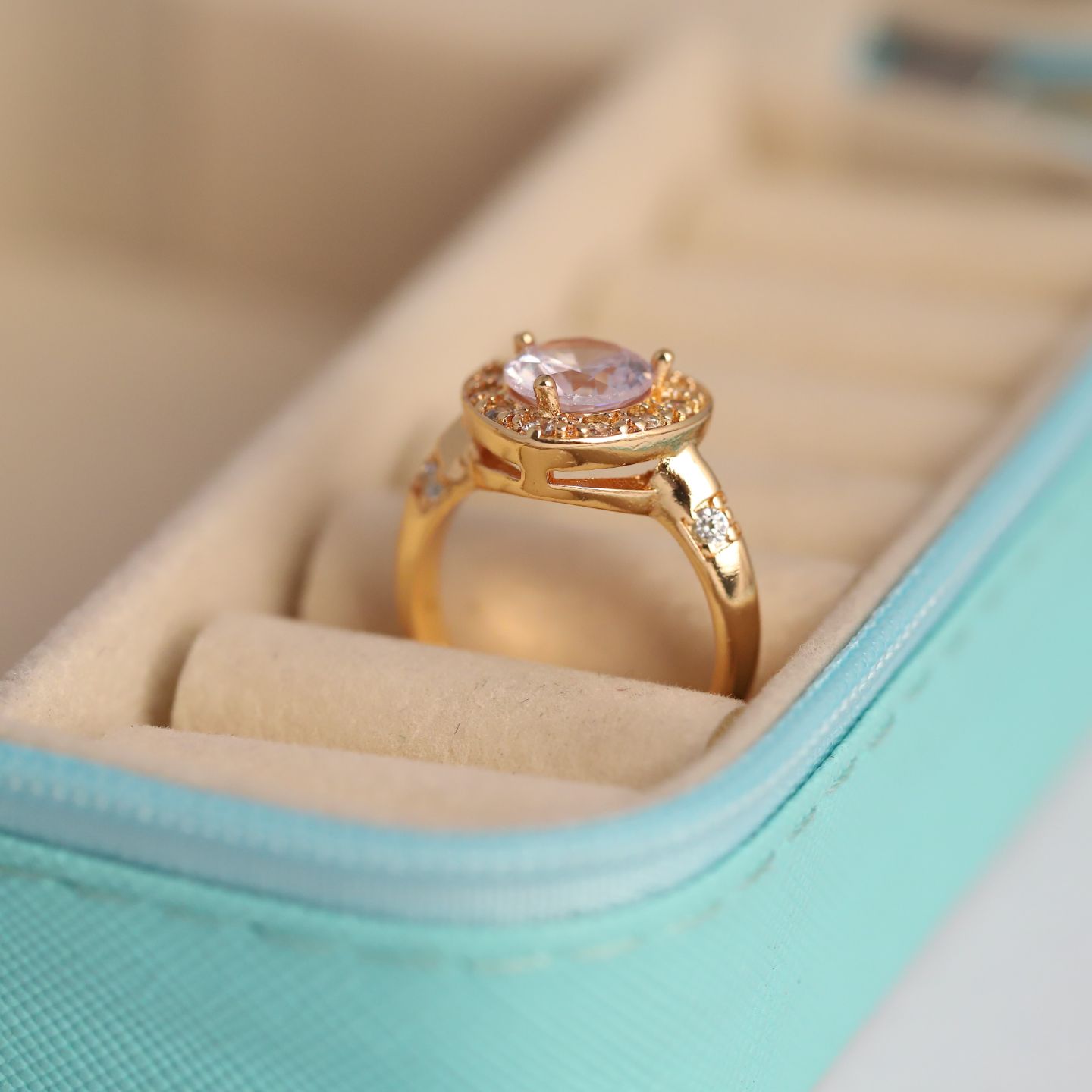 Lakshri Everlove Spark Ring