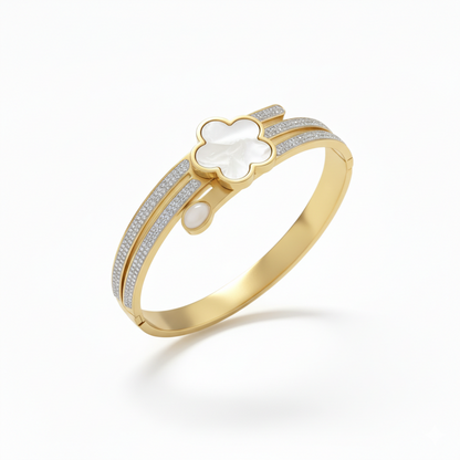 Aria Clover Bangle