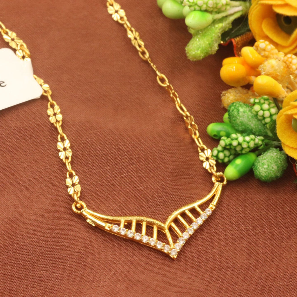 Shobhita Gold Pendant Chain