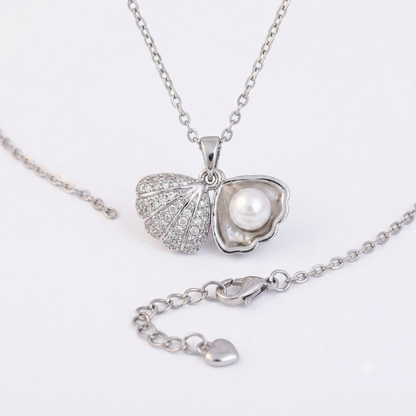 Pearl Shell Pendant Necklace