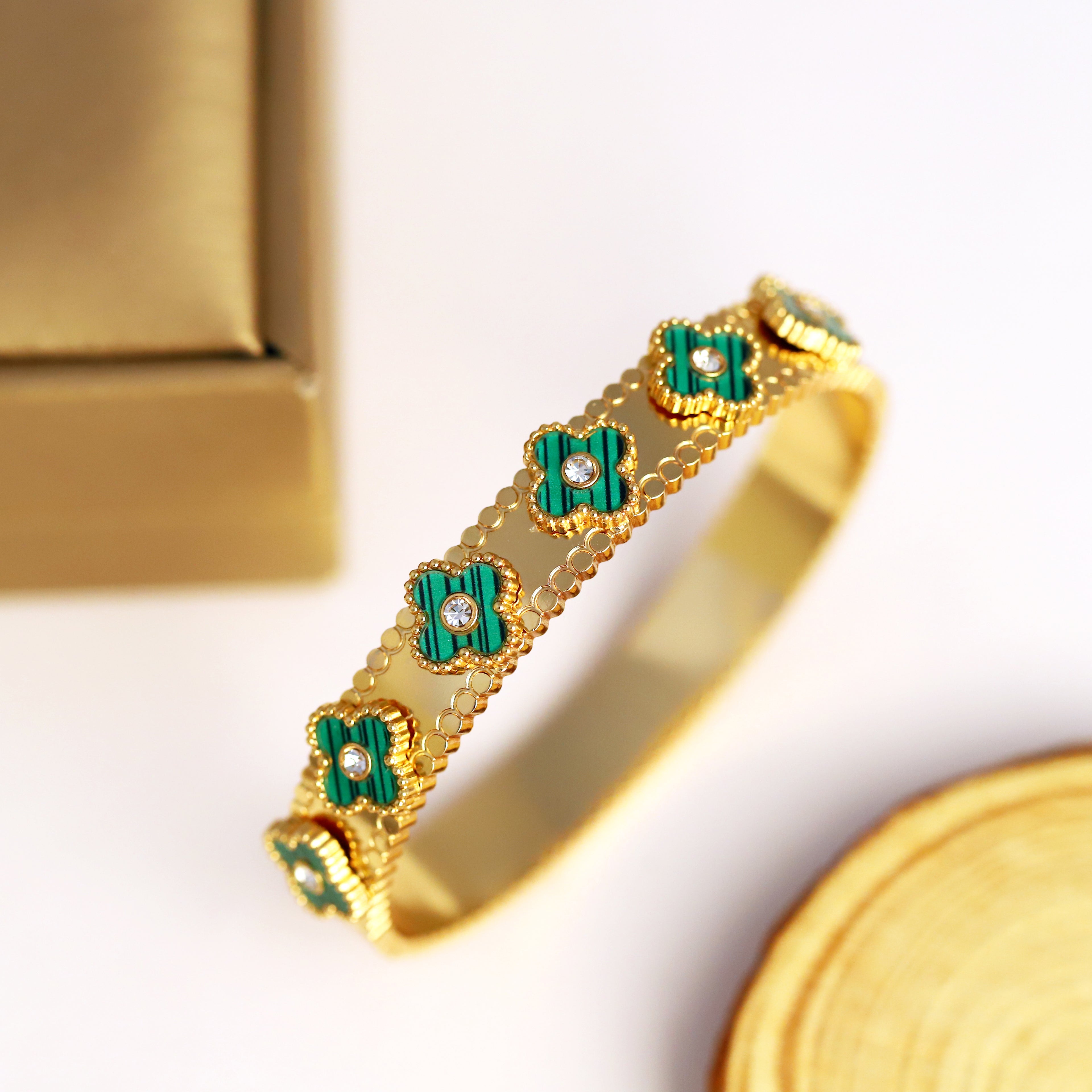 Aria Clover Bangle