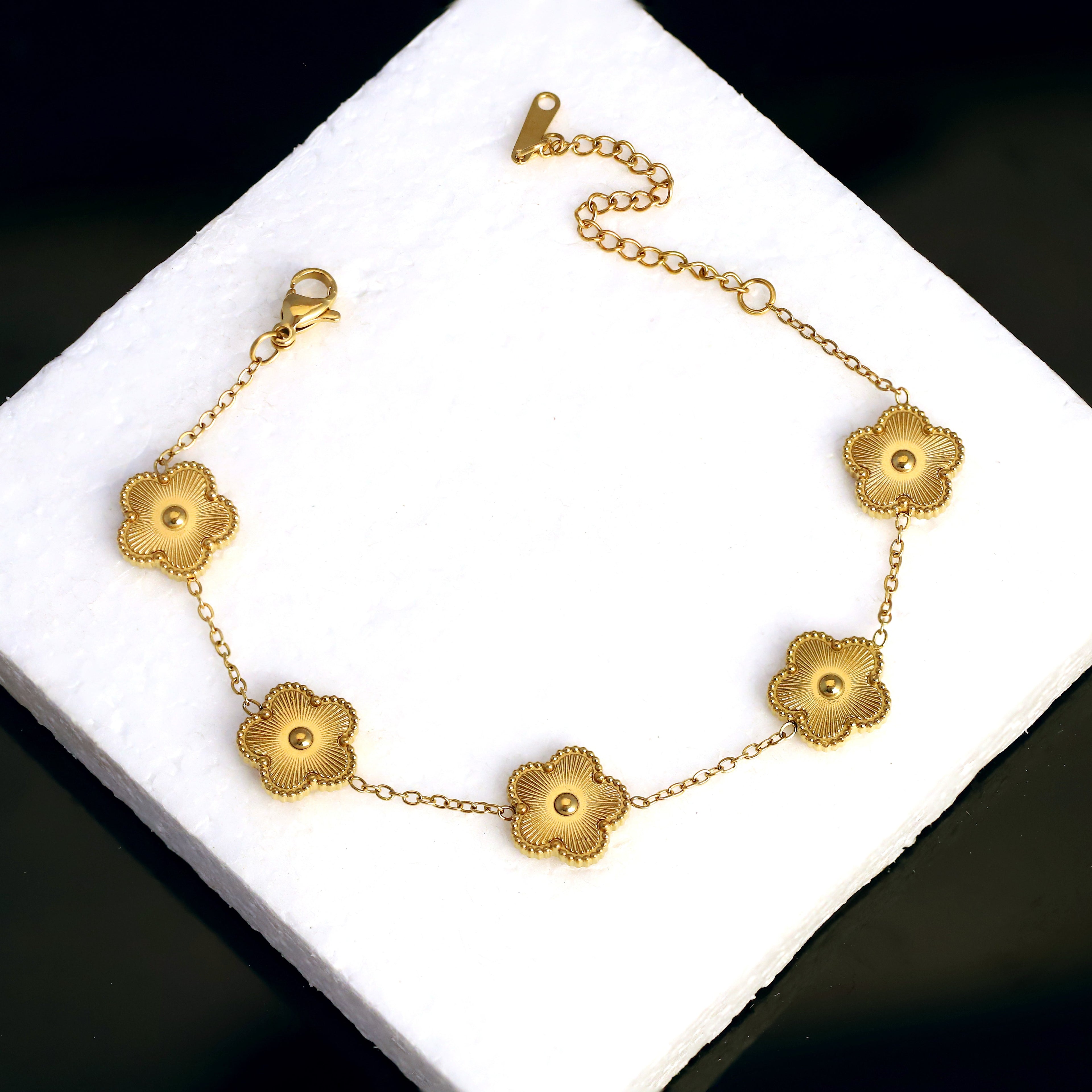 18K Gold Plated Clover Bracelet – Luxury Floral Charm Bracelet for Women