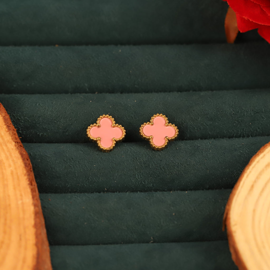 Eternal Clover Stud Earring