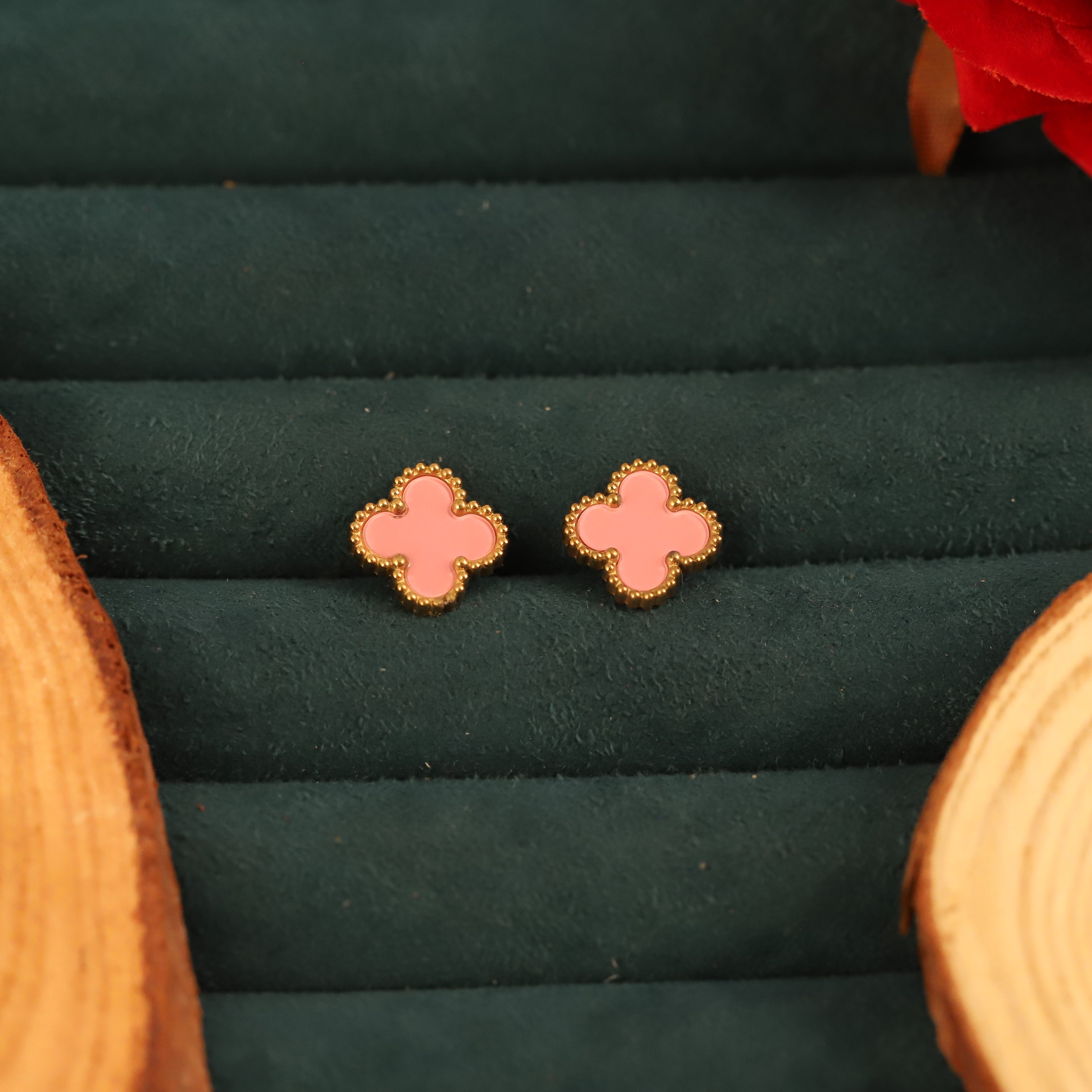 Eternal Clover Stud Earring