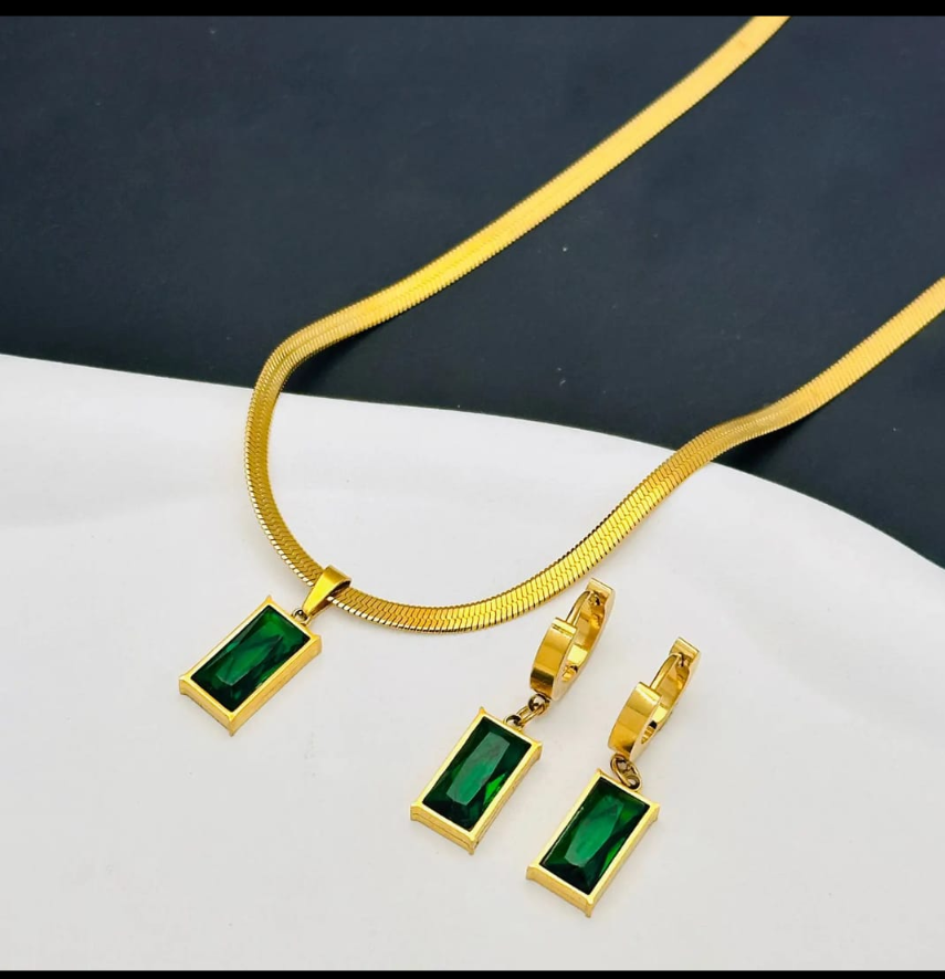 Emerald Royale Gold-Toned Neck And Earning Set