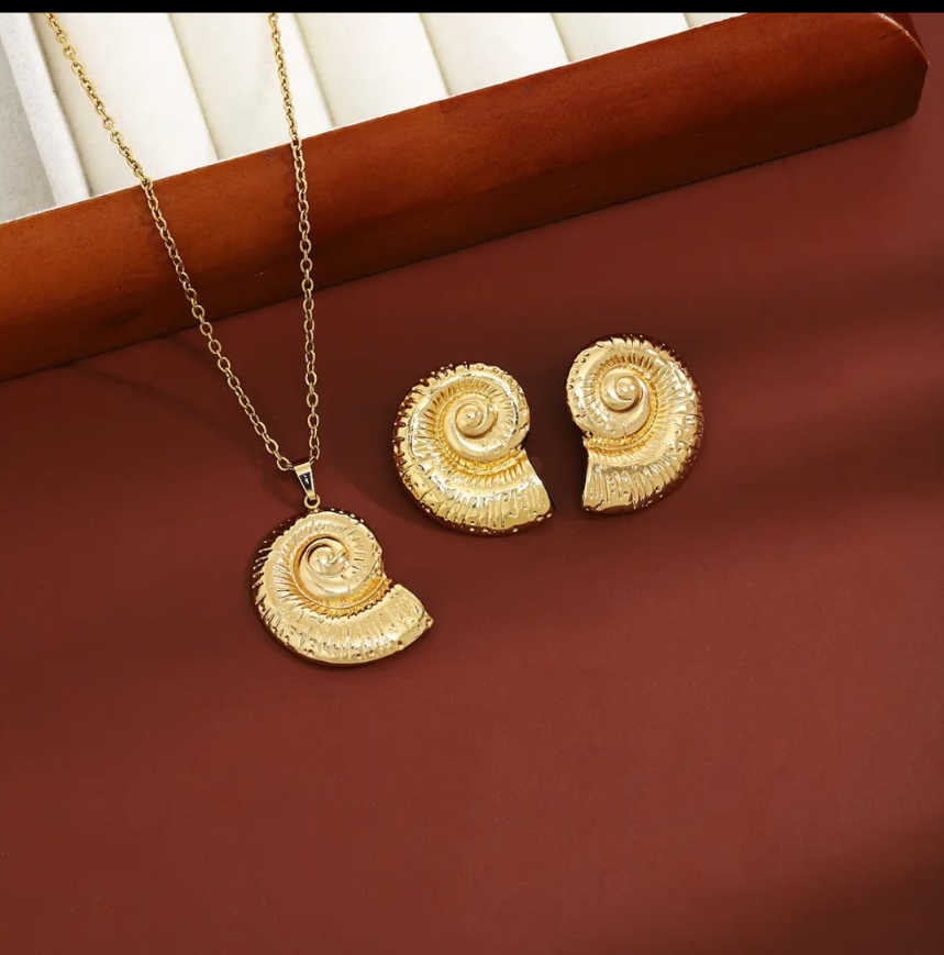 Golden Spiral Seashell Set
