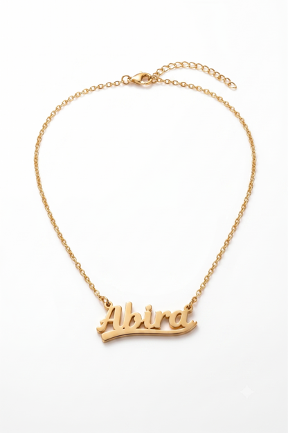 Classic bold name necklace in gold