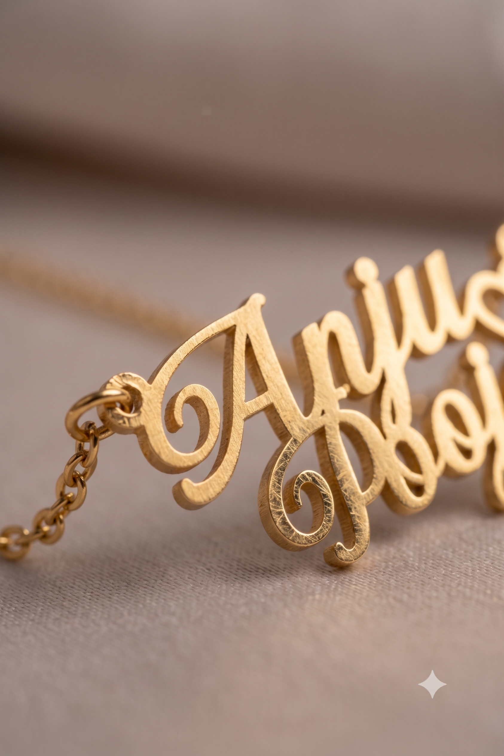 Double name necklace with heart in gold