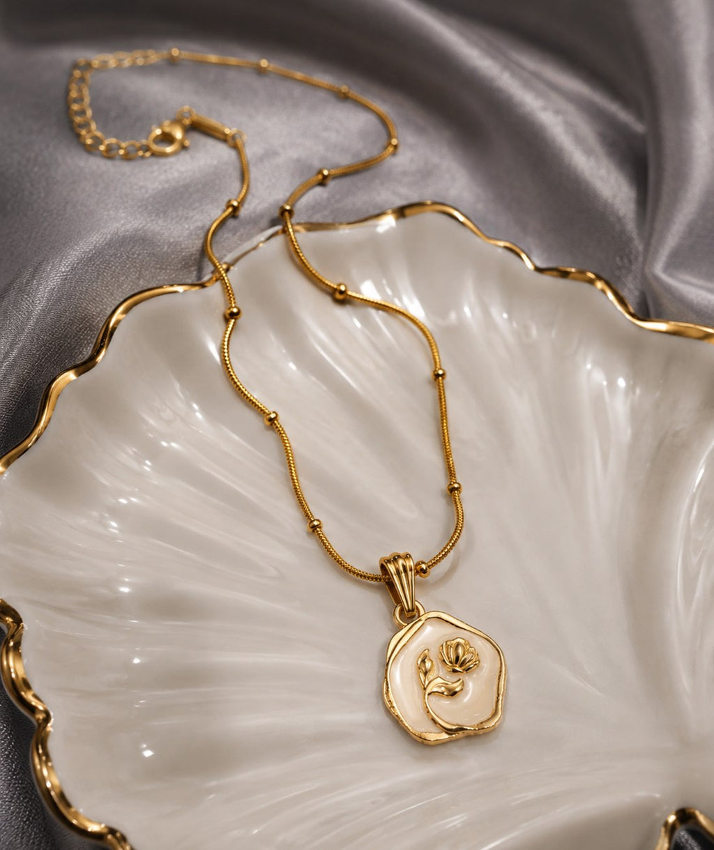 Lakshri Ivory Bloom Pendant Chain