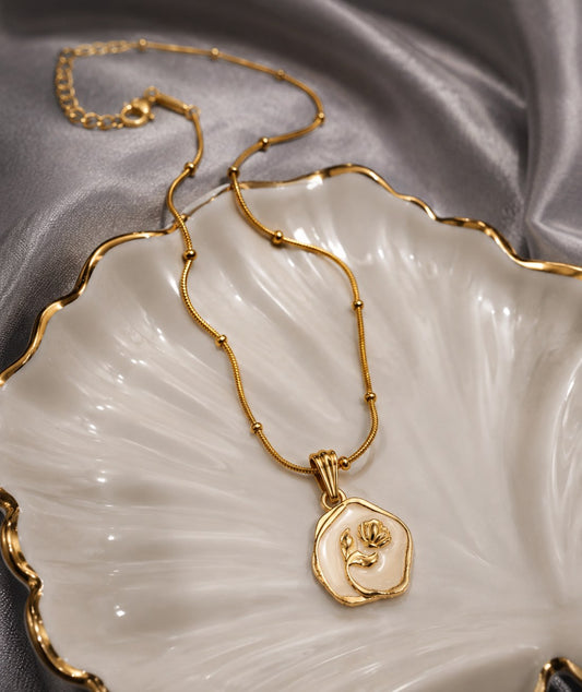 Lakshri Ivory Bloom Pendant Chain